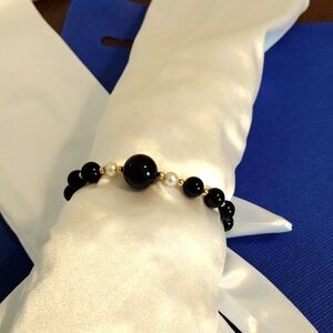 Black Onyx and Fresh Water Pearl Bracelet